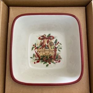 Longaberger holiday bowl